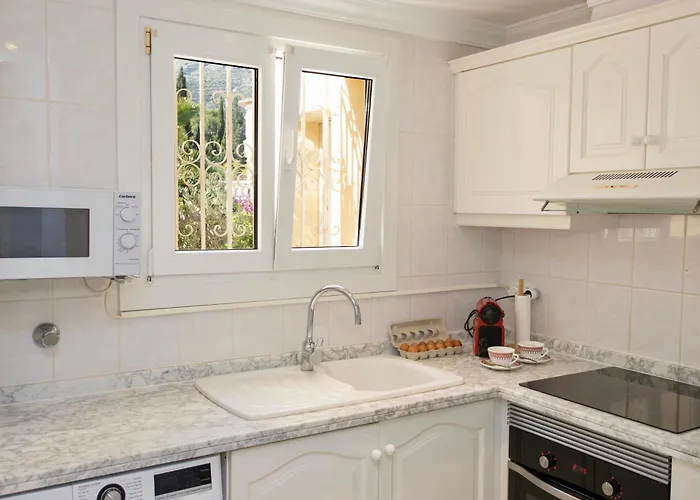 The Alou 1 - Jacuzzi - Bbq - Garden - Pool *